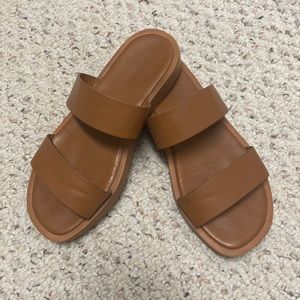 Tan size 7 sandals